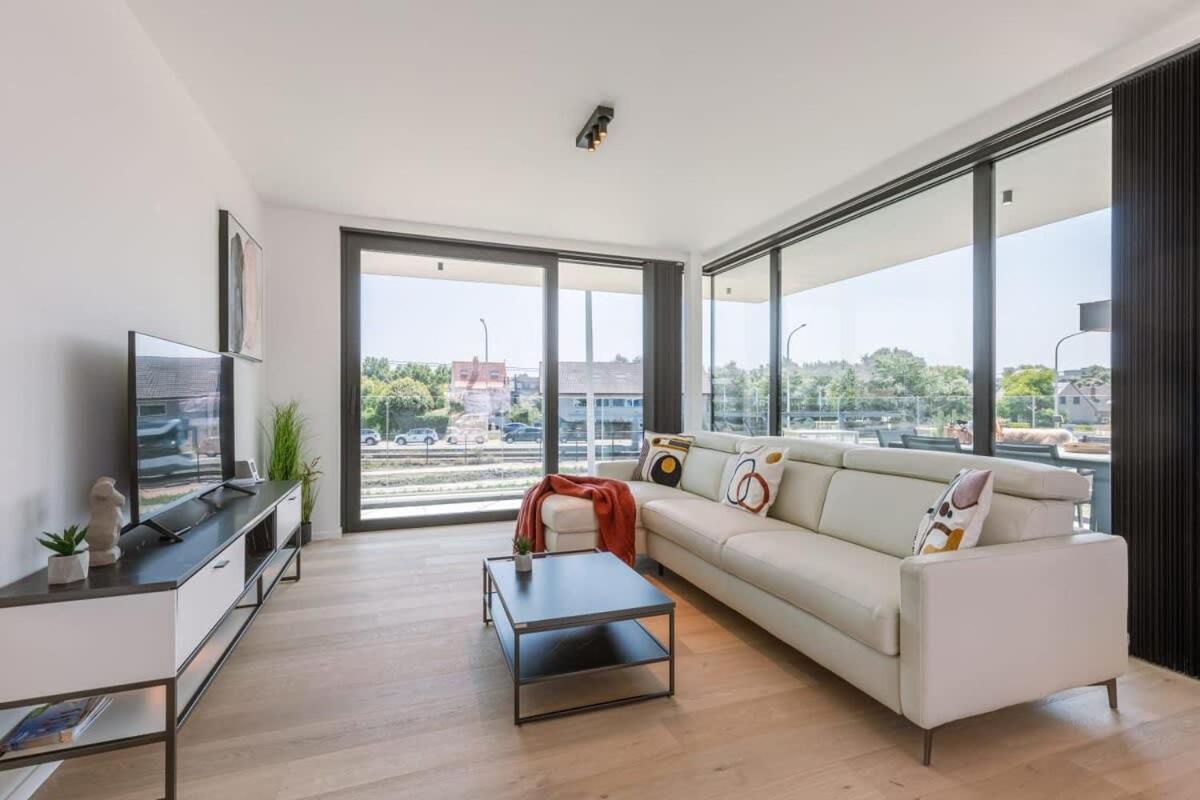 New, Luxurious And Modern Apartment With Private Parking Koksijde Exterior foto